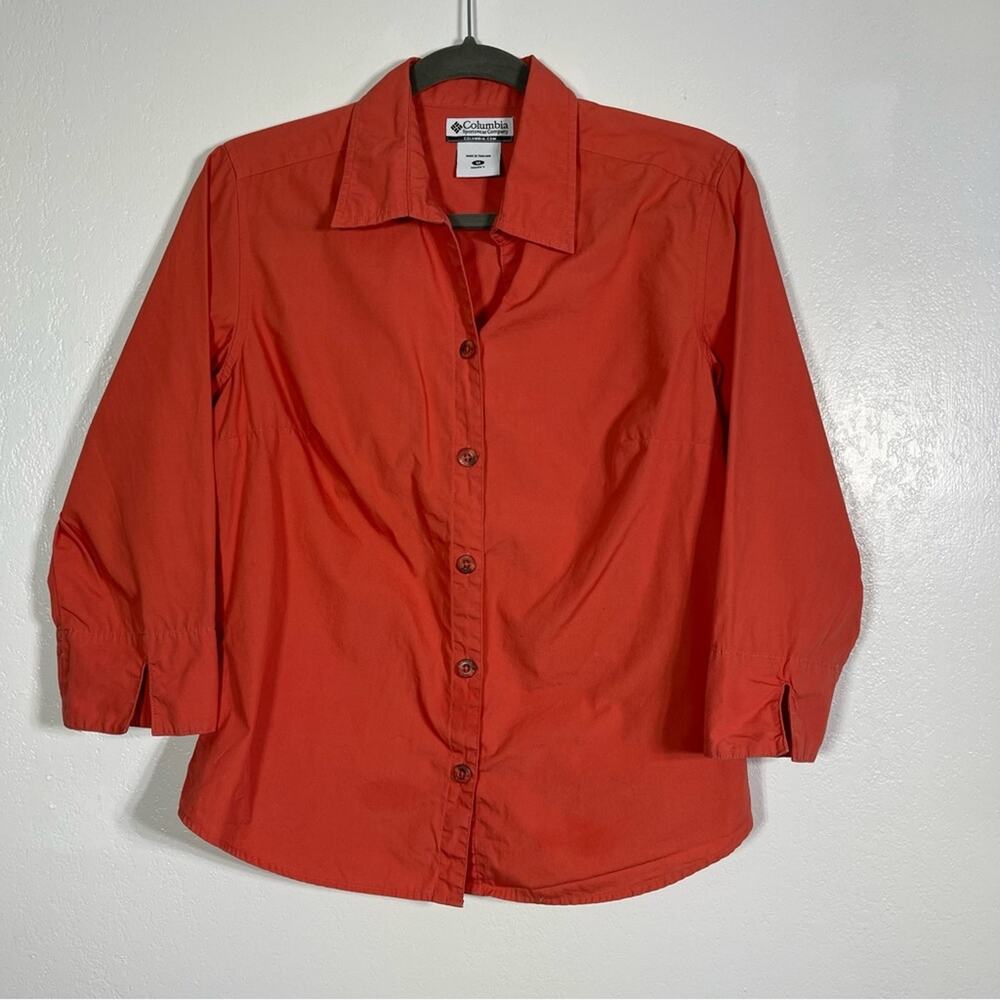 Columbia, Classic Orange Button Down Shirt. Size Medium. Excellent condition!